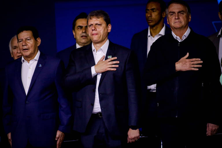 Mourão é escanteado em evento com Bolsonaro em SP