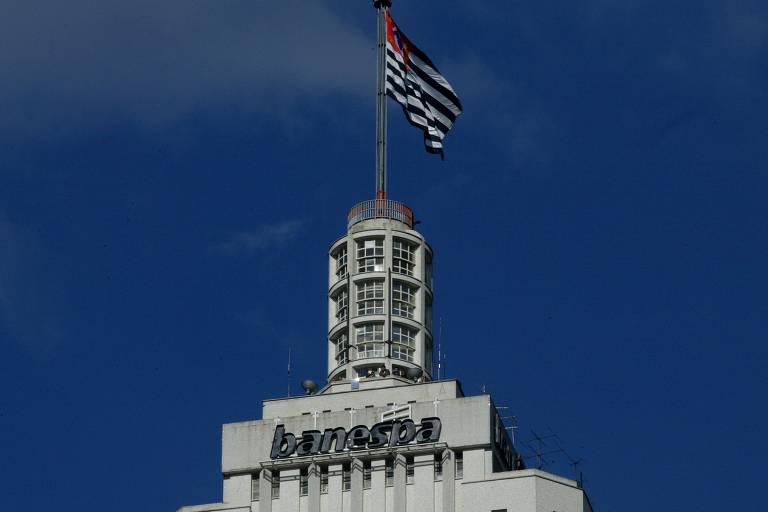 A primeira desestatização, após tentativas frustradas e uma batalha jurídica, foi a do Banerj, em junho de 1997. O comprador, o Itaú, pagou R$ 311 milhões, equivalentes a R$ 1,4 bilhão hoje