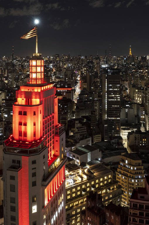 Em novembro de 2000, o espanhol Santander surpreendeu ao pagar R$ 7,05 bilhões (R$ 27 bilhões em valores atuais) pelo Banespa, que antes havia sido federalizado