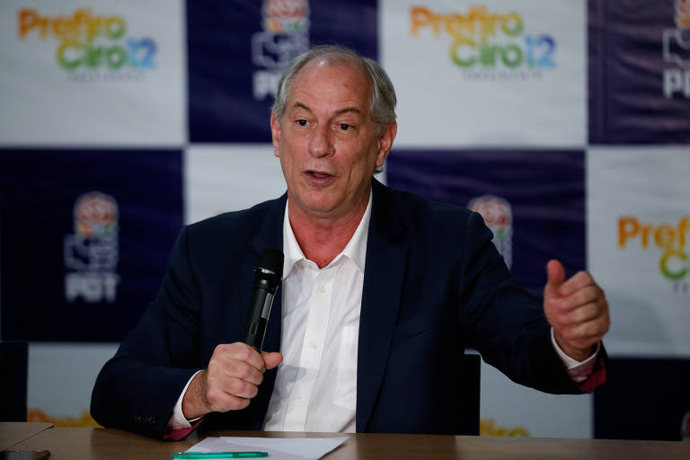 Ciro Gomes (CE), candidato presidencial do PDT em 2022, durante entrevista a jornalistas
