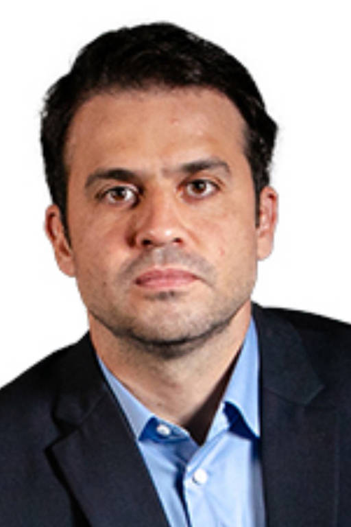 A nova executiva nacional do Pros (Partido Republicano da Ordem Social) se reuniu nesta segunda-feira (15) e decidiu, por unanimidade, retirar a candidatura presidencial do coach motivacional Pablo Marçal e apoiar Luiz Inácio Lula da Silva (PT)



