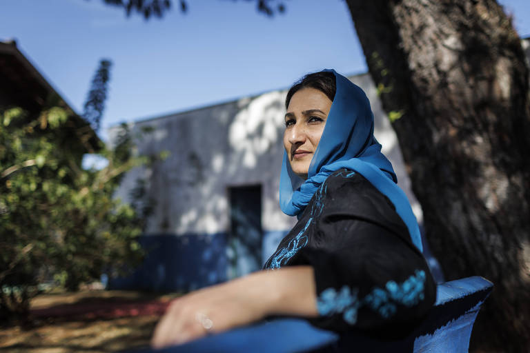 Minha filha não se conformava de não ir à escola, diz afegã refugiada no Brasil