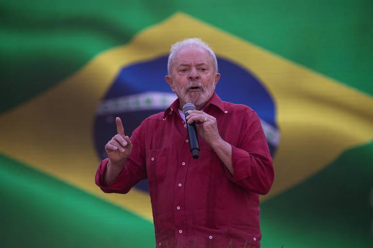 Livro revê trajetória do PT e defende união com centro se Lula vencer