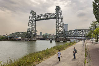 The Hef Bridge in Rotterdam, Netherlands, on July 20, 2022. (Ilvy Njiokiktjien/The New York Times)