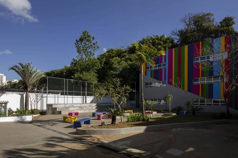 Ambiente externo da Escola Mais (Jardim Marajoara), que faz parte de rede de escolas que oferecem ensino integral por mensalidades abaixo de R$ 1.000