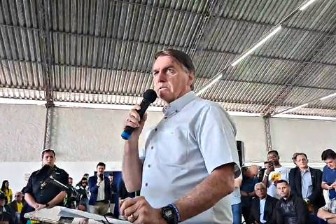 Bolsonaro faz 1º ato de campanha em Juiz de Fora e fala de milagres e socialismo