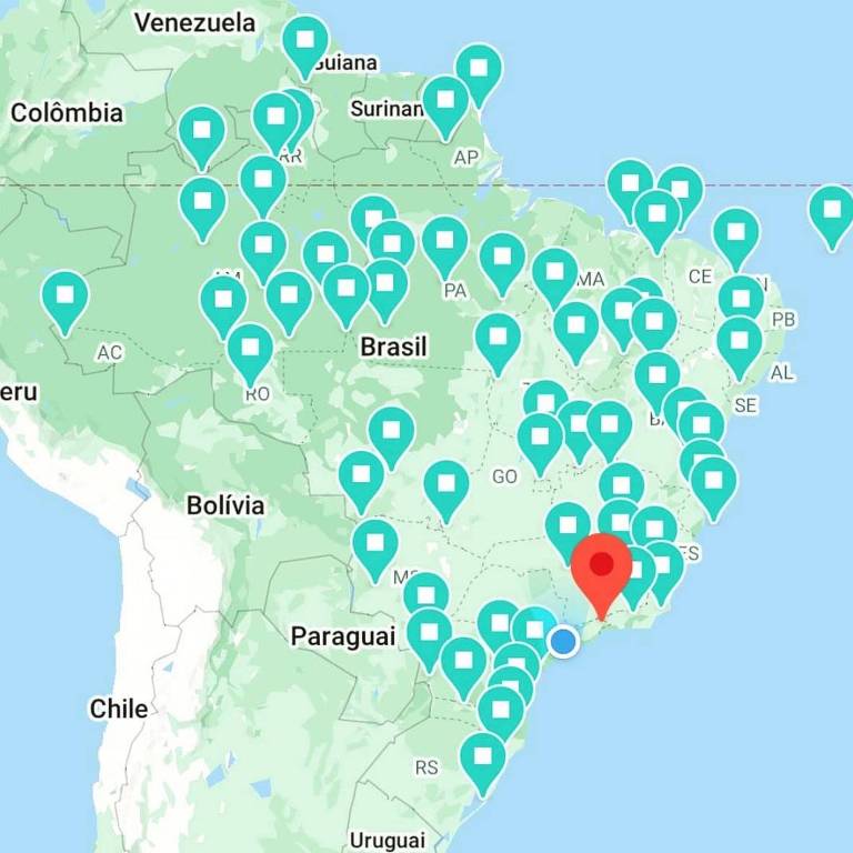 Mapa do Brasil mostra os pontos onde ficam os 74 parques nacionais a serem visitados pelo casal Dennis Hyde e Letícia Alves