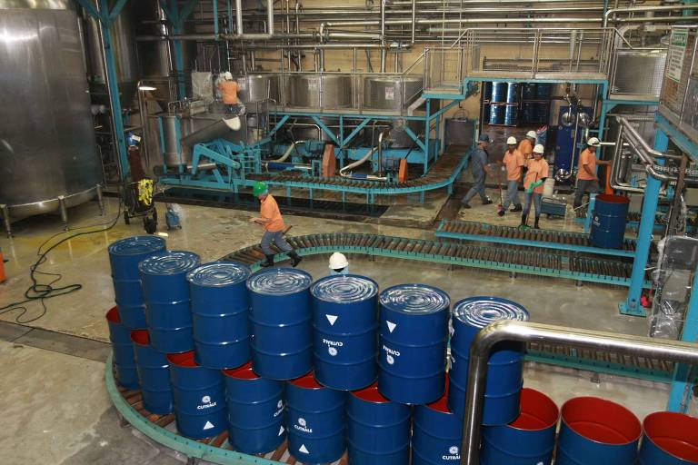 Além de suco, a Cutrale produz óleos essenciais, pellets para ração animal, e atual nos ramos imobiliário e de saúde