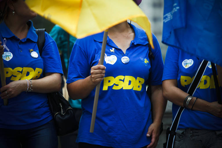 Militantes do PSDB durante campanha presidencial de 2010