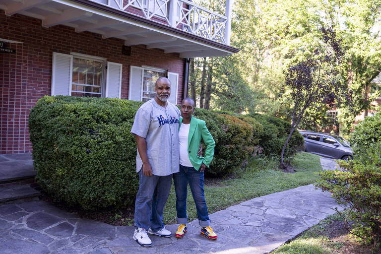 Nathan Connolly e Shani Mott em sua casa em Baltimore