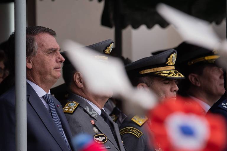 O presidente Jair Bolsonaro durante cerimônia de entrega do espadim aos cadetes da Academia Militar das Agulhas Negras (Aman), em Resende, interior do Rio de Janeiro