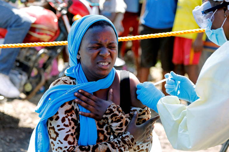 Possível caso de ebola é investigado no Congo, diz OMS