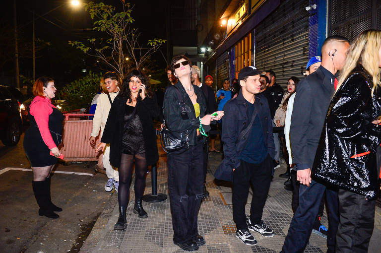Veja looks dos famosos na festa pós-show da cantora Rosalía