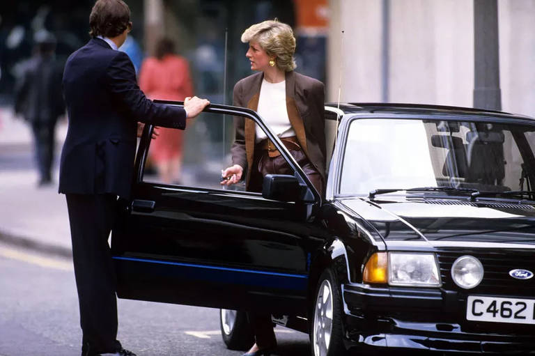 Veja fotos do Ford Escort da princesa Diana, que vai a leilão no Reino Unido