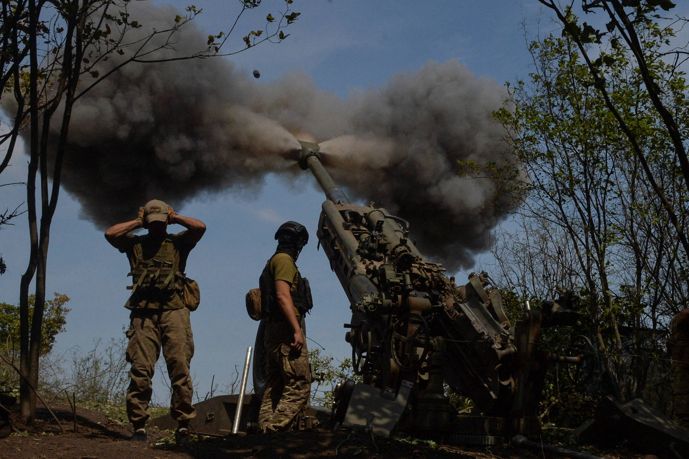 EUA retiram pessoal e enviam 91 toneladas de armas à Ucrânia