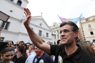 Governador de SP, Rodrigo Garcia, em caminhada