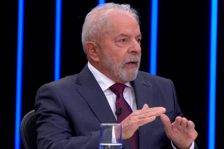 Discurso de Lula sobre corrupção cambaleia após se ajustar a cada momento político