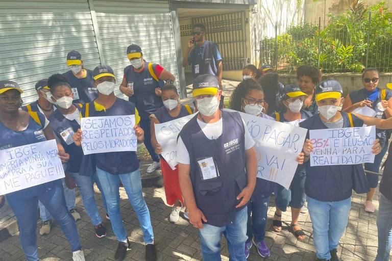 Recenseadores fazem protesto em Salvador contra atrasos no pagamento do Censo