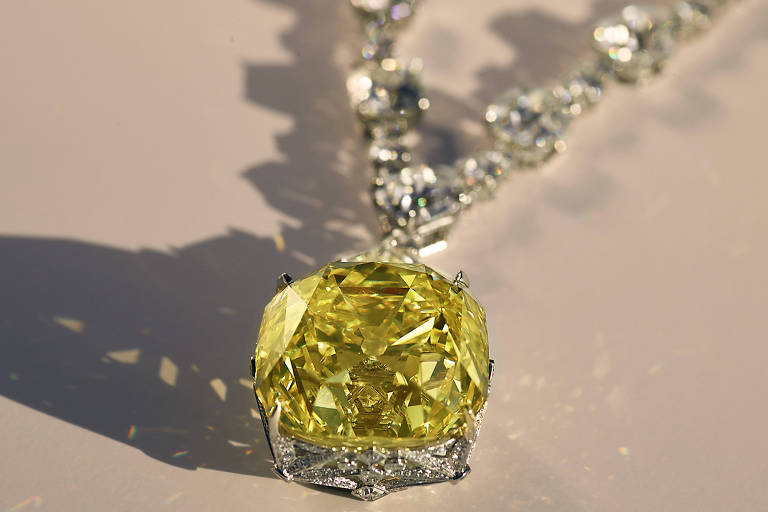 Tiffany Diamond, um dos maiores diamantes amarelos do mund