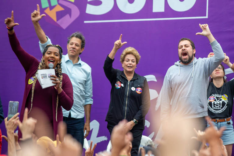 A ex-presidente Dilma Rousseff (PT) e o ex-prefeito de São Paulo Fernando Haddad participam de ato de lançamento da candidatura de Guilherme Boulos (PSOL) à Câmara