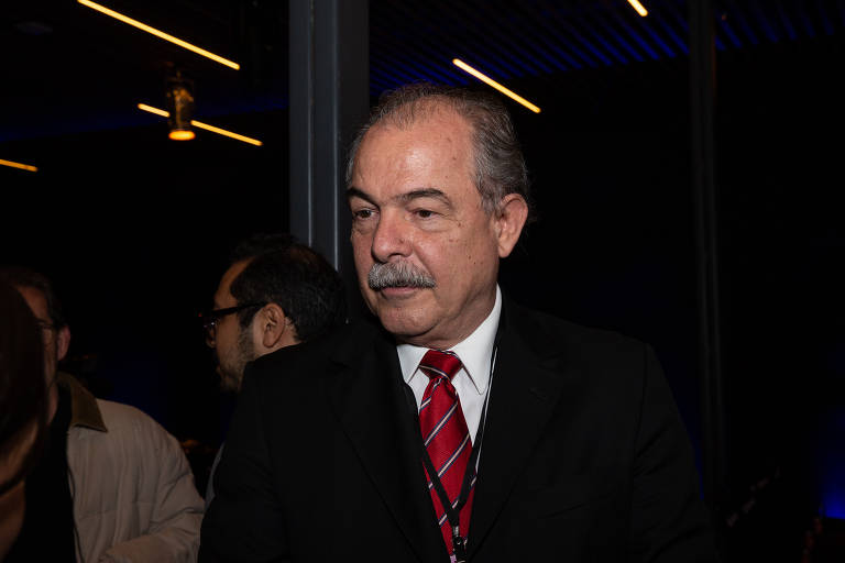Mercadante é cotado para Relações Exteriores, com Amorim na assessoria de Lula