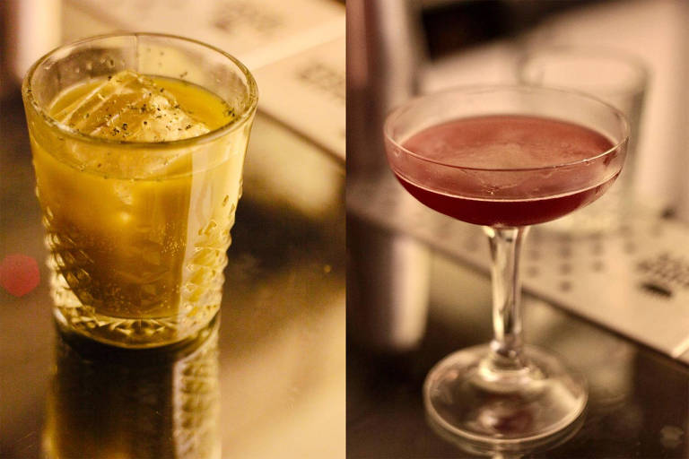 A foto mostra dois drinques: uma em um copo baixo com gelo e líquido esverdeado e uma taça com uma bebida avermelhada.