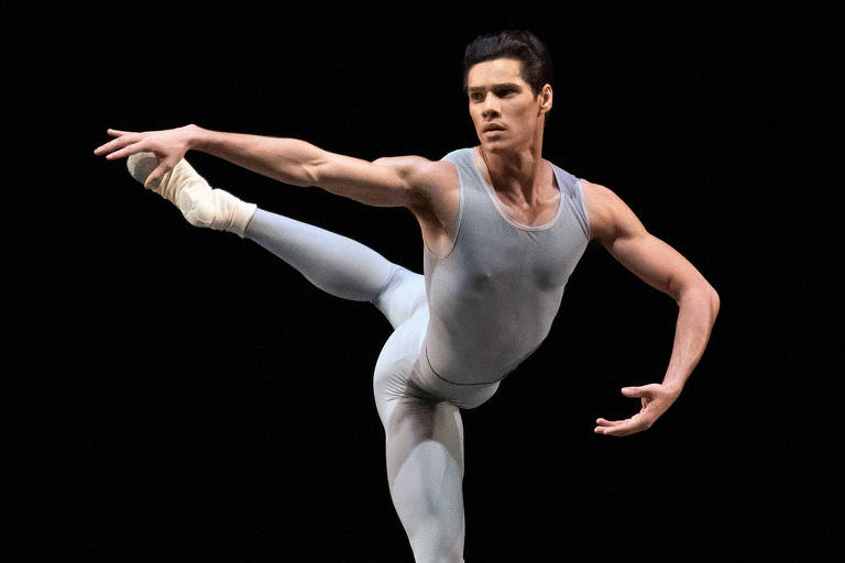 Jovani Furlan em montagem de 'Concertino', de Jerome Robbins, no New York City Ballet