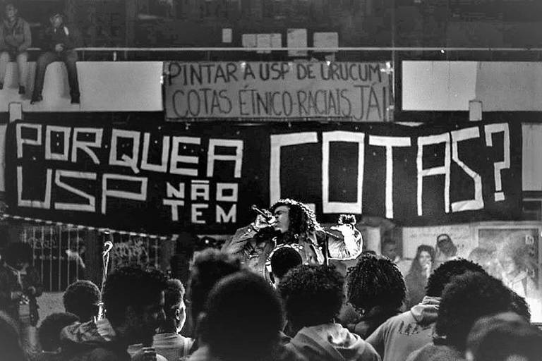 Movimento estudantil e o movimento negro comemoram a adoção de cotas sociais e raciais pela Universidade de São Paulo (USP), decidida em reunião do Conselho Universitário