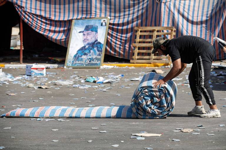 Líder xiita no Iraque dá ultimato para fim de protestos e pede desculpas por 30 mortes