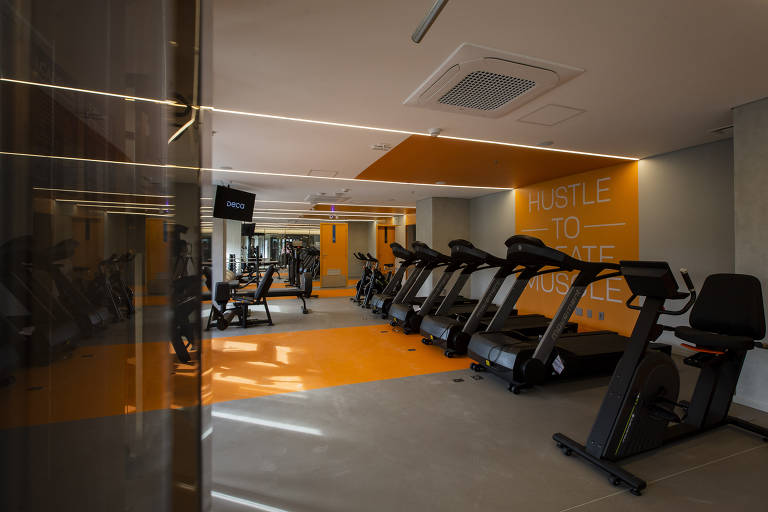 Academia no edifício Platina 220, no Tatuapé, zona leste de São Paulo