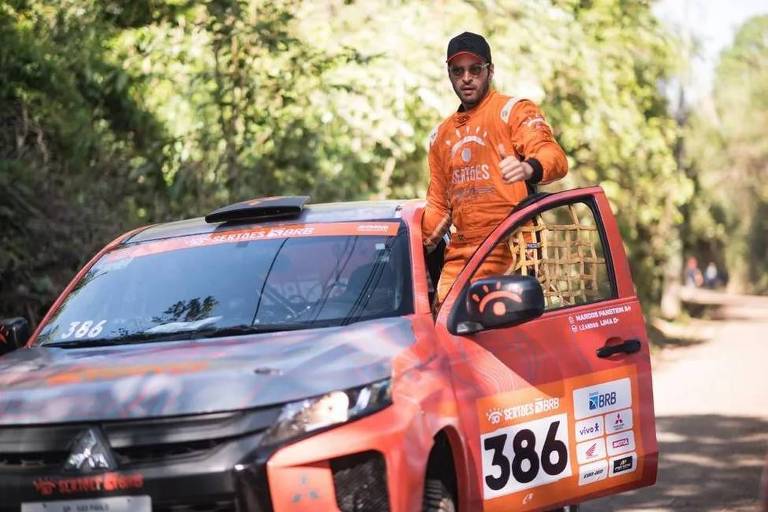Leandro Lima, o Levi de 'Pantanal', capota o carro no Rally dos Sertões