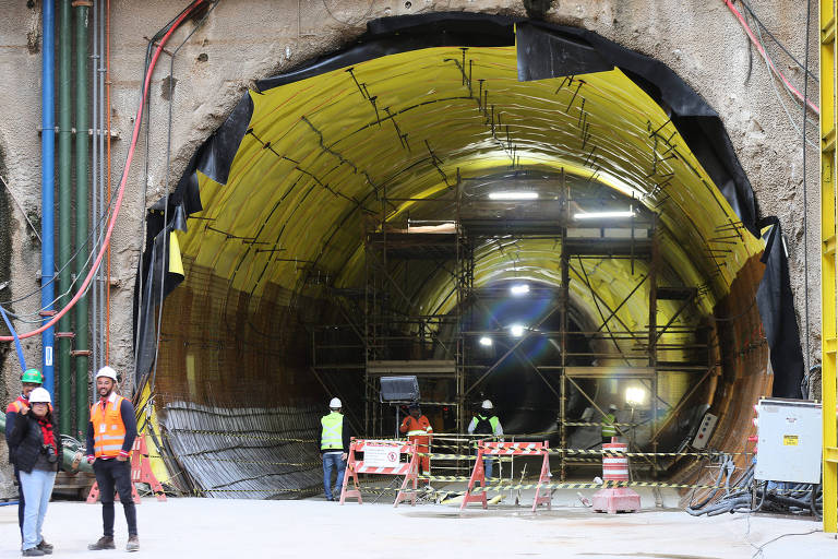 O 'Tatuzão', equipamento que escava os túneis de metrô da linha 6-laranja;  equipamento voltou a funcionar nesta quarta (31) oito meses após um acidente 