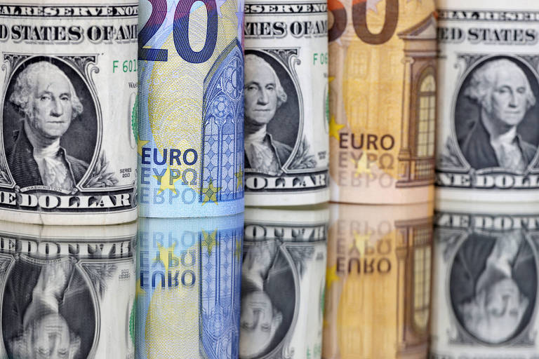 Notas de dólar e de euro