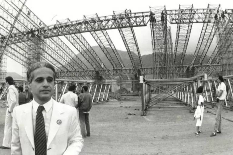 Roberto Medina à frente da primeira Cidade do Rock, em Jacarepaguá, ao lado do Riocentro