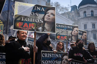 Protest in support of Argentine VP Fernandez, in Buenos Aires
