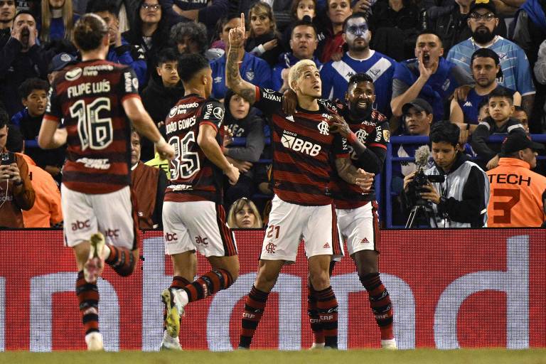 Pedro comemora gol do Flamengo em partida contra o Velez Sarsfield 