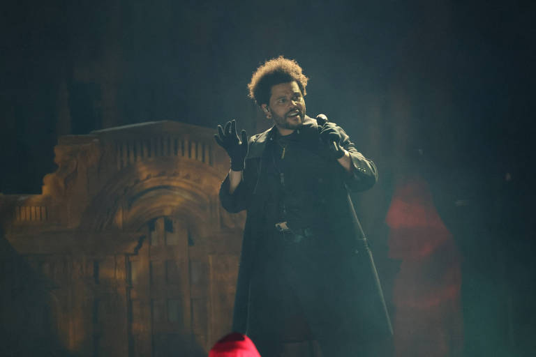 The Weeknd paralisa show lotado em Los Angeles ao perder a voz: 'Está me matando'