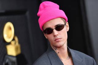 Justin Bieber says suffering from facial paralysis
