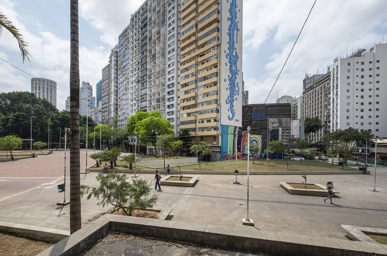 Praça Franklin Roosevelt, no centro de São Paulo, revitalizada com recurso de operação urbana