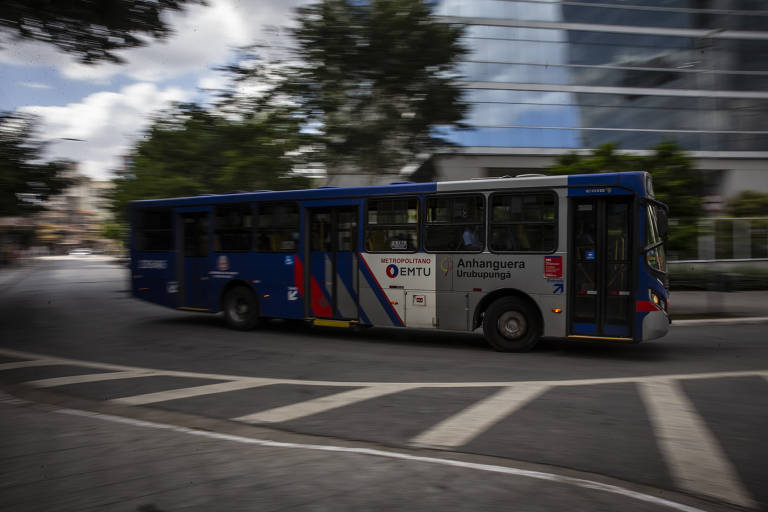 Governo Tarcísio publica valores reajustados de tarifas de ônibus da EMTU