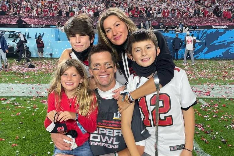 Gisele  com o ex-marido marido Tom Brady, os filhos e o enteado