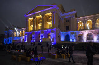Fachada do Museu Ipiranga recebe iluminacao especial durante cerimonia de inauguracao