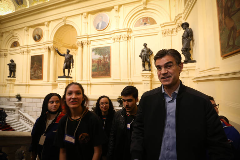 História Banban's high school - Confrontação - terça feira