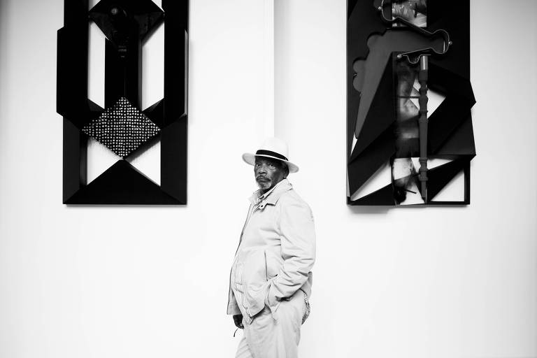 Retrato de Emanoel Araujo, em 2012, no Museu Afro Brasil