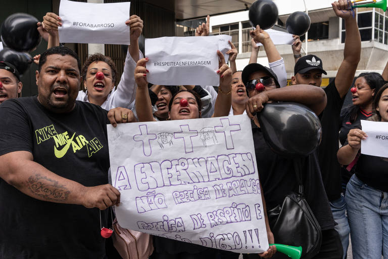 Um grupo protesta em defesa do piso salarial da enfermagem no evento em comemoração ao Bicentenário da Independência do Brasil, nesta quarta-feira 7, Copacabana, Rio de Janeiro