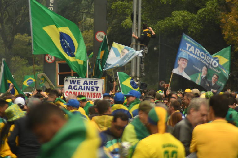 Apoiadores do presidente Jair Bolsonaro participam de manifestação na avenida Paulista, em São Paulo, durante o 7 de Setembro