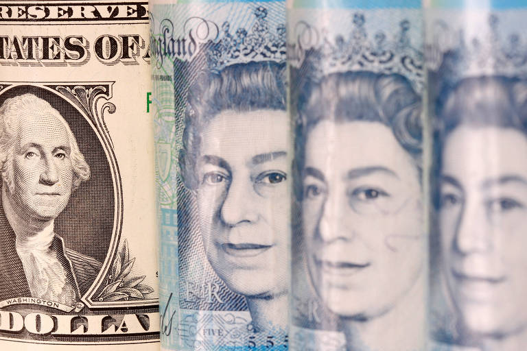 Notas de dólar dos EUA e libra esterlina do Reino Unido