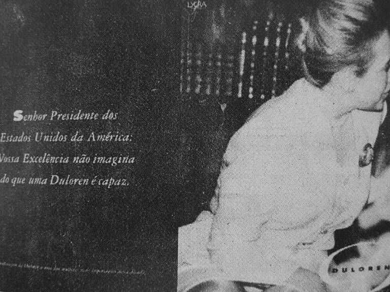 Anúncio de lingeries da Duloren que usaram foto da primeira-dama Hillary Clinton com sua calcinha à mostra