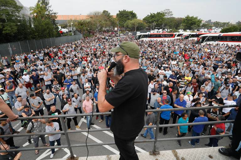 A Mercedes-Benz pretende terceirizar parte da operação e focar no 'core business', definido como a fabricação de chassis de ônibus, caminhões e o desenvolvimento de tecnologias e serviços para o futuro