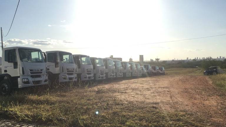 Veículos e máquinas agrícolas armazenados em terreno de campus de universidade federal em Mossoró (RN)Crédito:  Jair Molina Jr